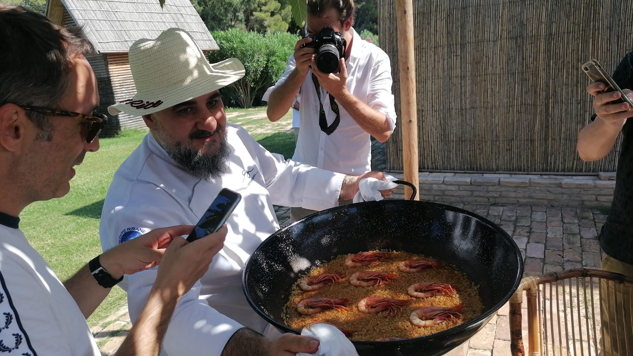 Sergio Serra (El Portal) despertando expectación con su arroz con gamba.
