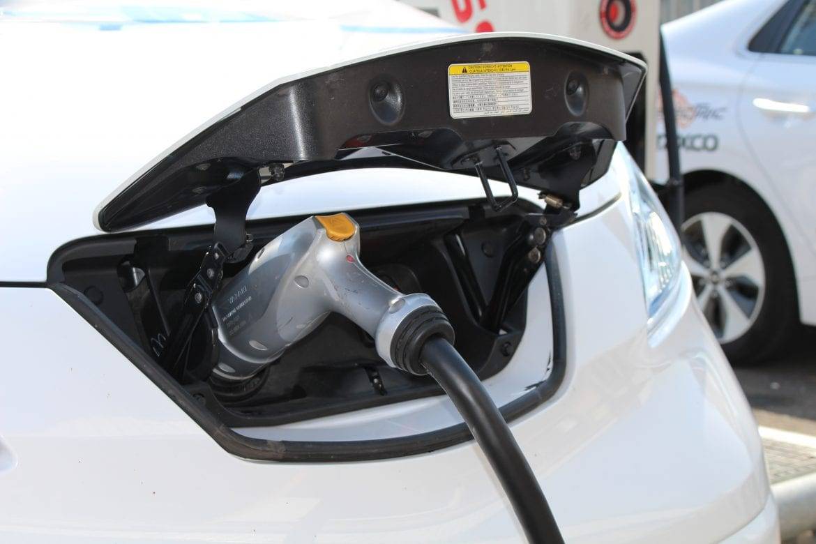 punto_recarga vehículo eléctrico. ayudas vehículos eléctricos